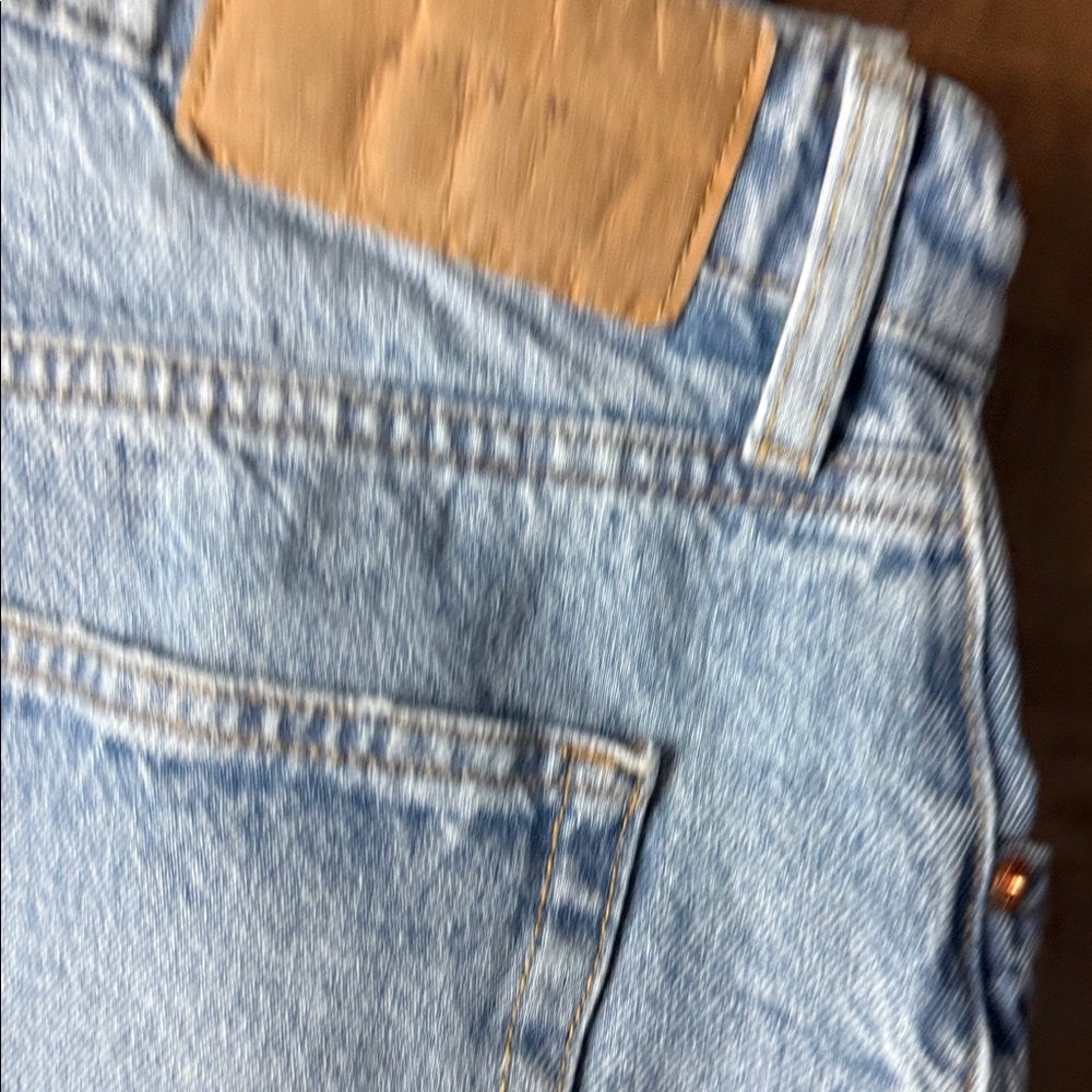 Levi's Women's Boyfriend Jeans in Light Blue #B37 - Picture 7 of 7